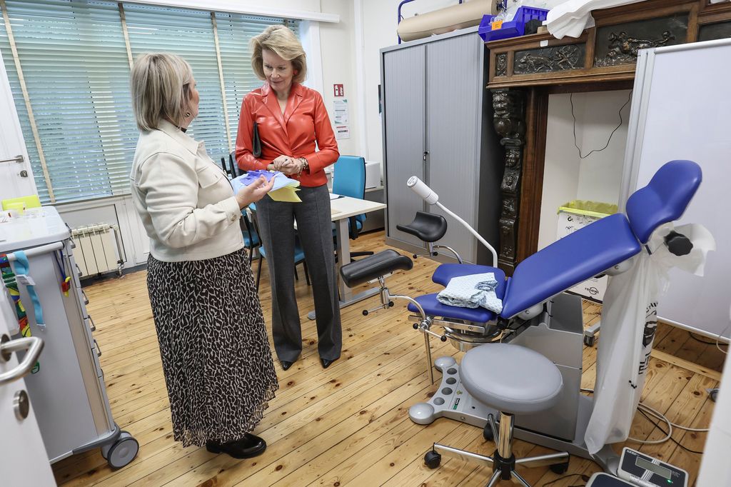 La Reine Mathilde de Belgique visite le Centre d'Aide aux Violences Sexuelles (CPVS) à Lodelinsart