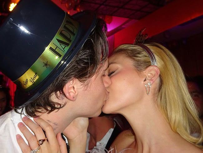 brooklyn and nicola kiss new years