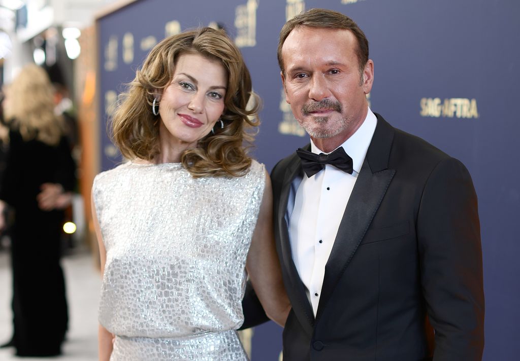 faith hill and tim mcgraw on the red carpet 