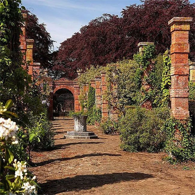 sandringhams walled garden