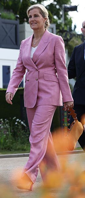 pink suit sophie wessex chelsea