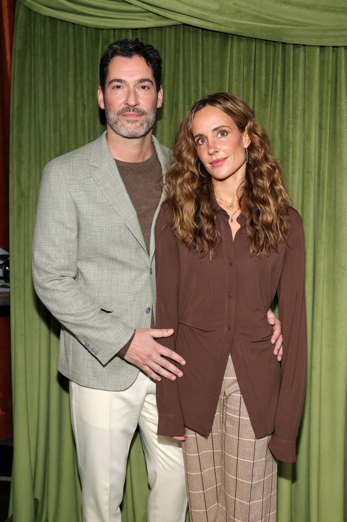 Tom Ellis et Meaghan Oppenheimer assistent à la "Dis-moi des mensonges" Projection de la saison 3 au Corner Store le 12 janvier 2026 à New York