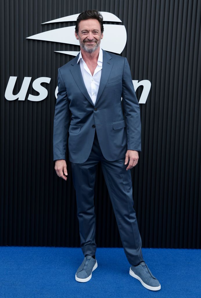  Hugh Jackman looks dapper in latest appearance