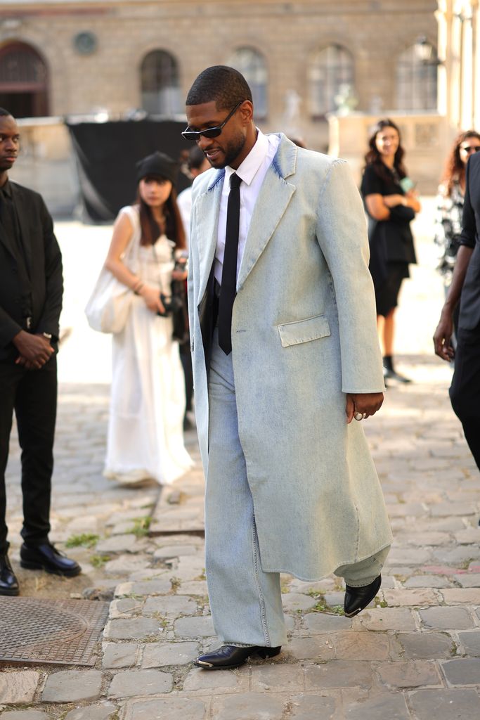 Usher attends the Valentino Womenswear Spring/Summer 2024 show as part of Paris Fashion Week  on October 01, 2023 in Paris, France.