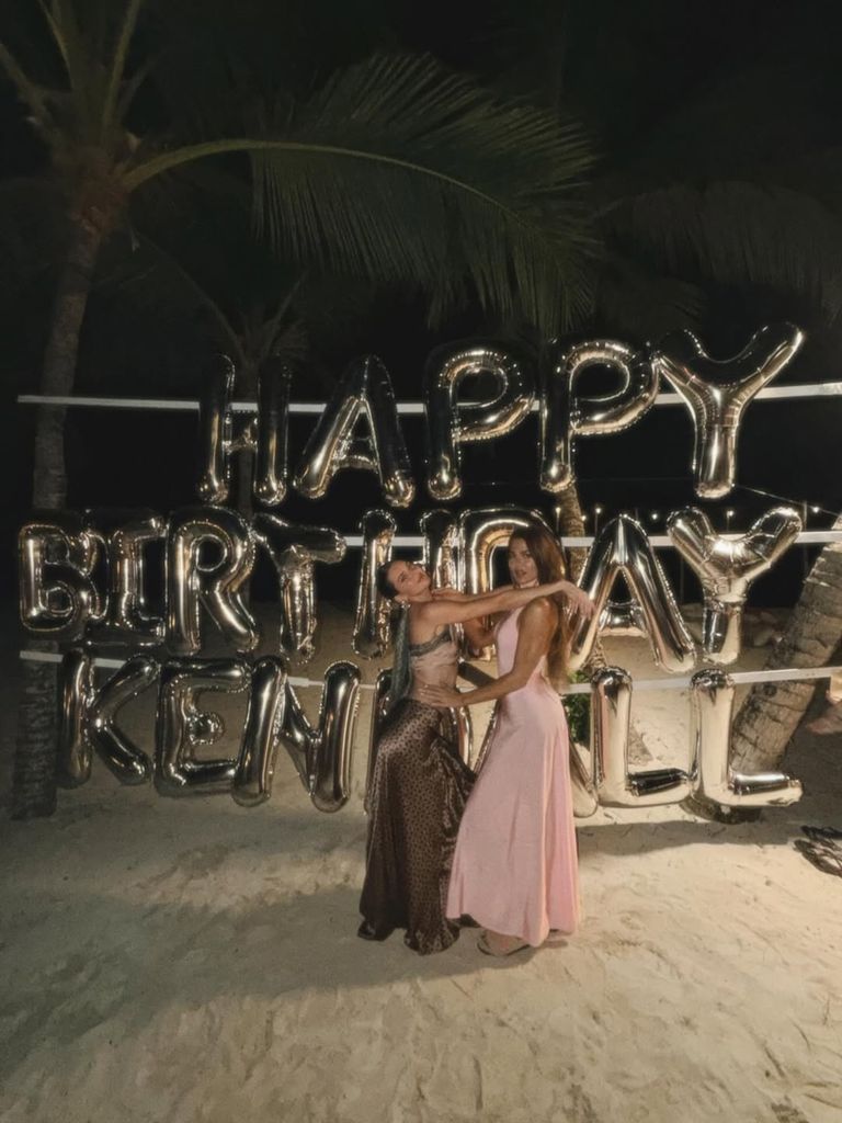 kendall jenner khloe kardashian dancing beach