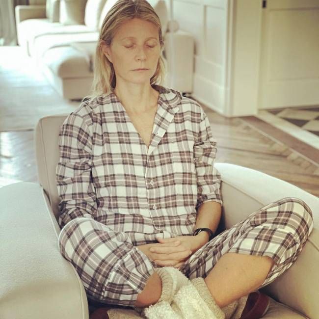 gwyneth paltrow plaid pajamas