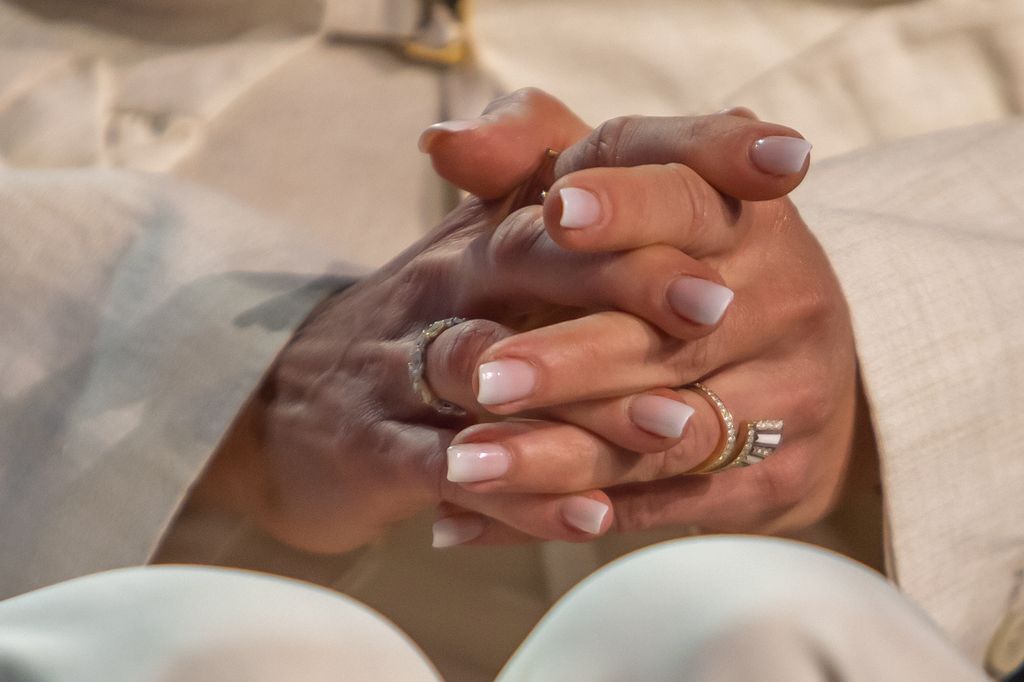 Queen Rania's ombre manicure up close