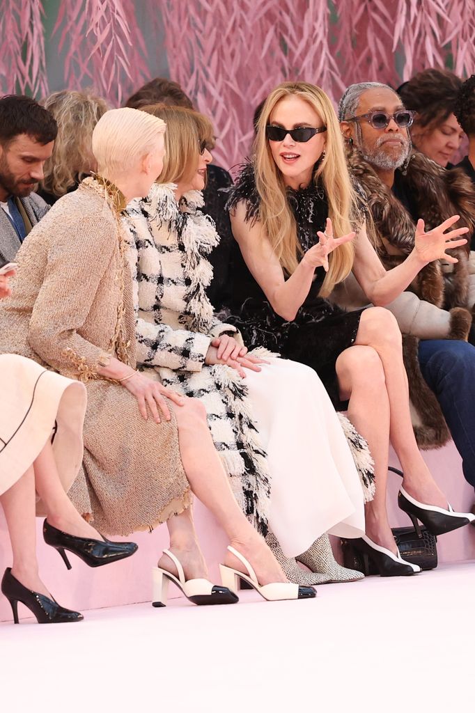Nicole kidman sat in chanel front row in black dress