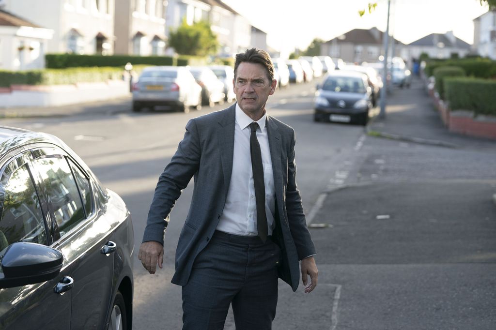 DOUGRAY SCOTT as Ray Lennox