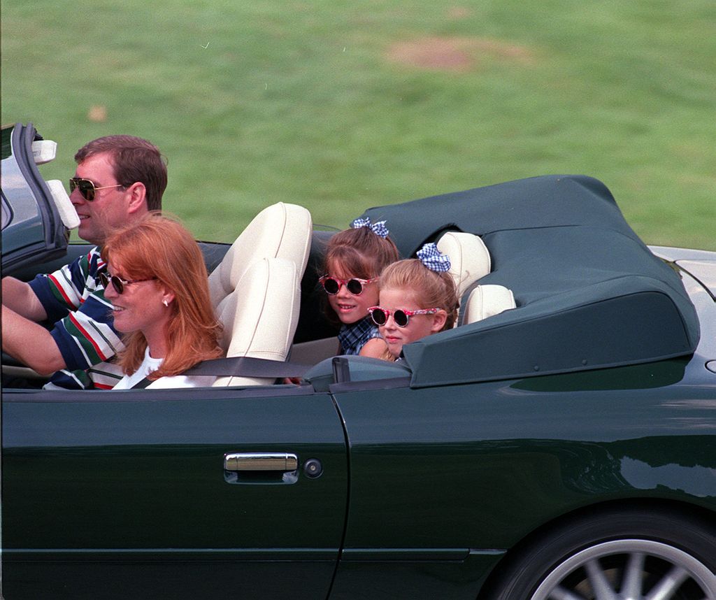 This photo of the sister-duo in 1992 is so Parent Trap coded 