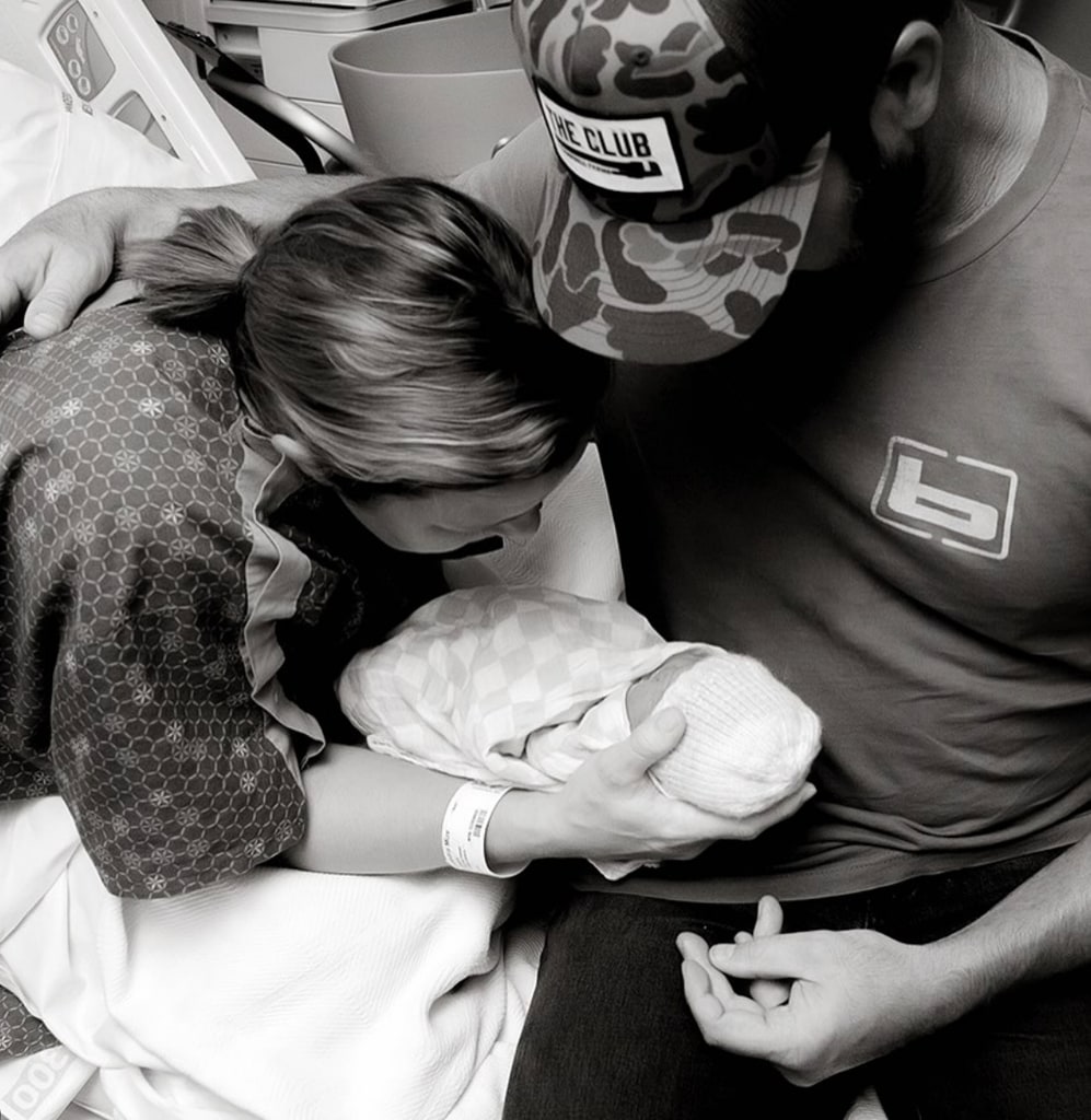 Photo shared by Drake White on Instagram announcing the death of his daughter Della minutes after being born at 29 weeks