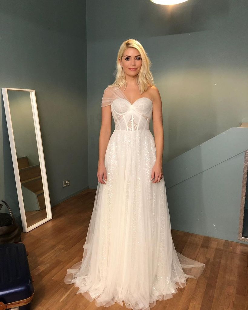 holly willoughby wedding dress pic z