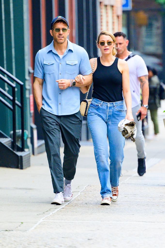  Blake Lively and Ryan Reynolds walk arm-in-arm while out for a morning stroll in NY