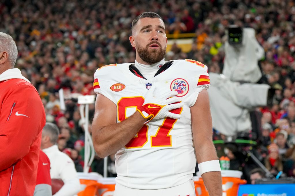  Tight end Travis Kelce #87 of the Kansas City Chiefs stands during the National Anthem prior to an NFL football game 