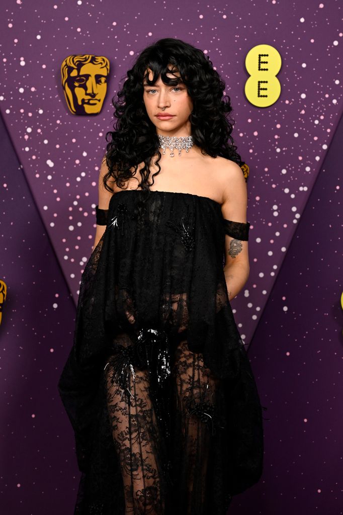 Odessa A'zion participe aux EE BAFTA Film Awards 2026 au Royal Festival Hall 