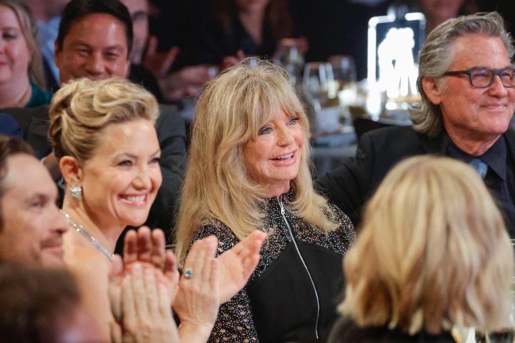 kate hudson goldie hawn kurt russell awards show