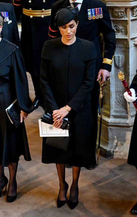 meghan full outfit