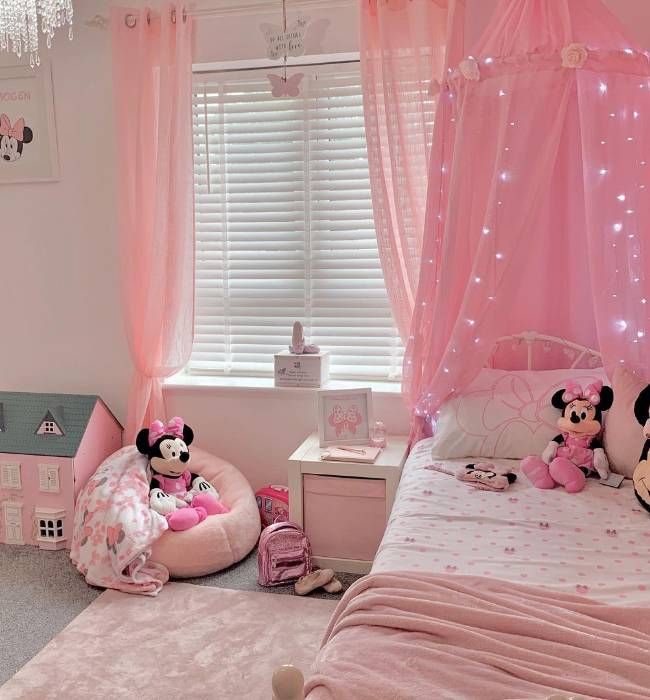 minnie mouse pink room