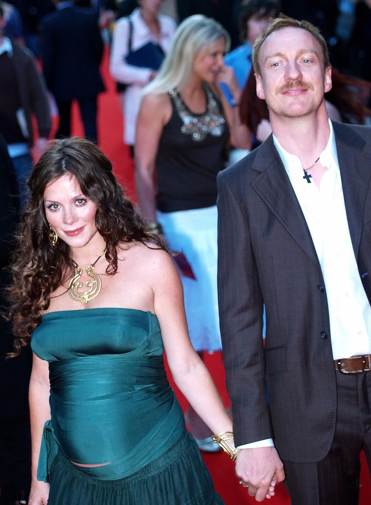 La star de Dirty Business, David Thewlis, a 2 ex-actrices très célèbres 3 David Thewlis et Anna Friel en mai 2005