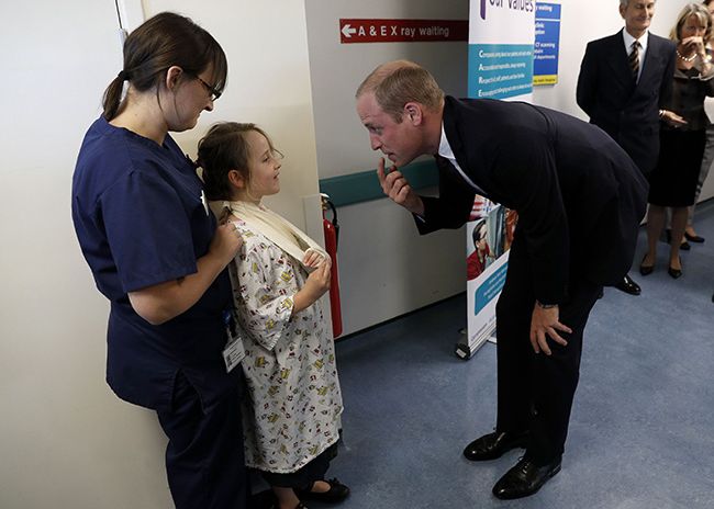 Prince William talks about tooth fairy to little girl