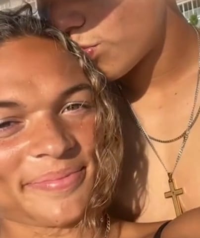 Anna Hall takes selfie on holiday while Ben Shelton kisses her head in cute snap