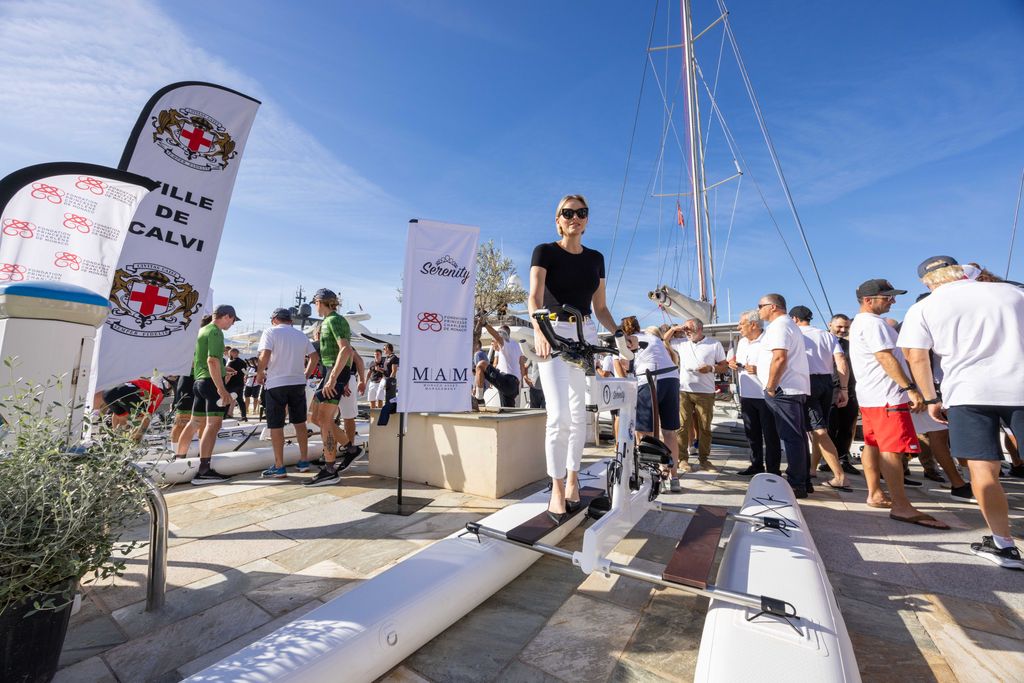 Princesa Charlene de Mônaco - Início da 2ª corrida beneficente de bicicleta aquática 