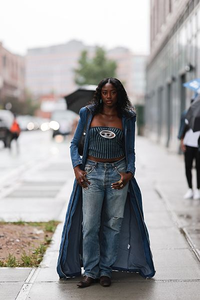 Woman Wears Baggy Jeans With Corset