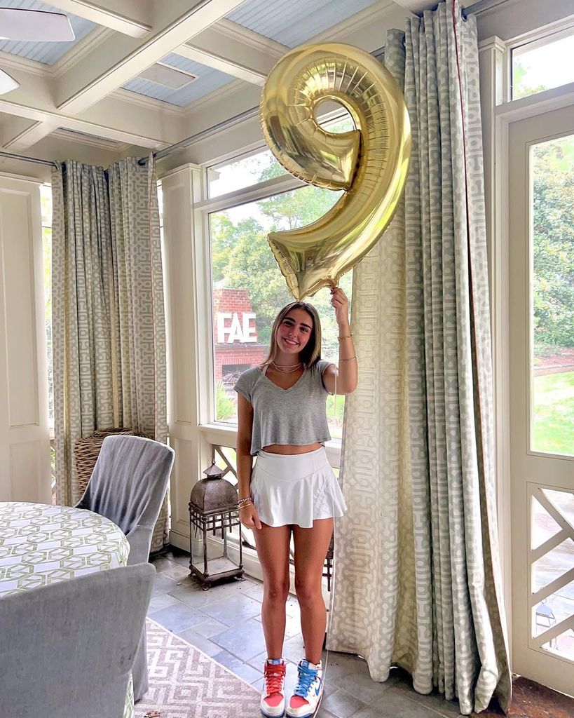 Angie Harmon, fille du lycée Emery