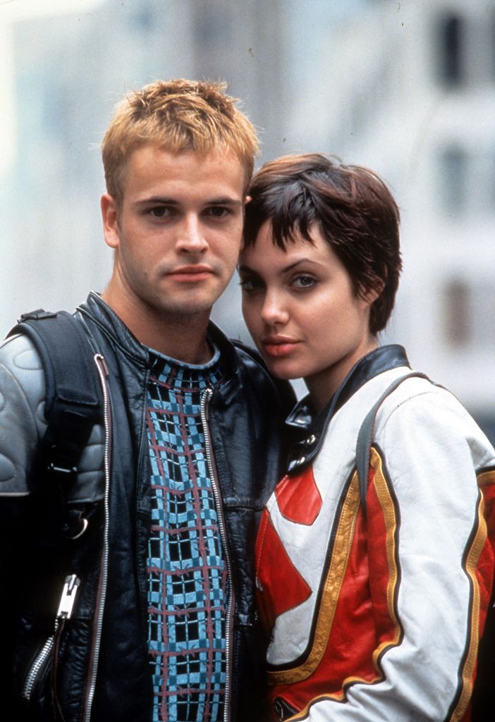 Jonny Lee Miller and Angelina Jolie in a scene from the film 'Hackers', 1995.