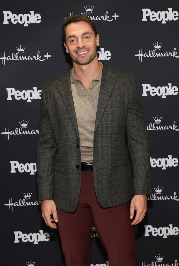 ezra moreland finding mr. christmas