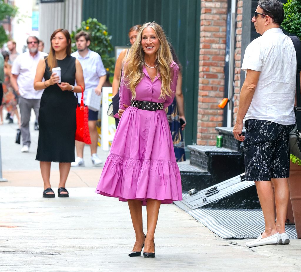 Sarah Jessica Parker looks gorgeous in New York City in her pink dress