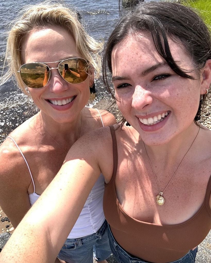 Amy Robach and daughter Ava pose for a selfie