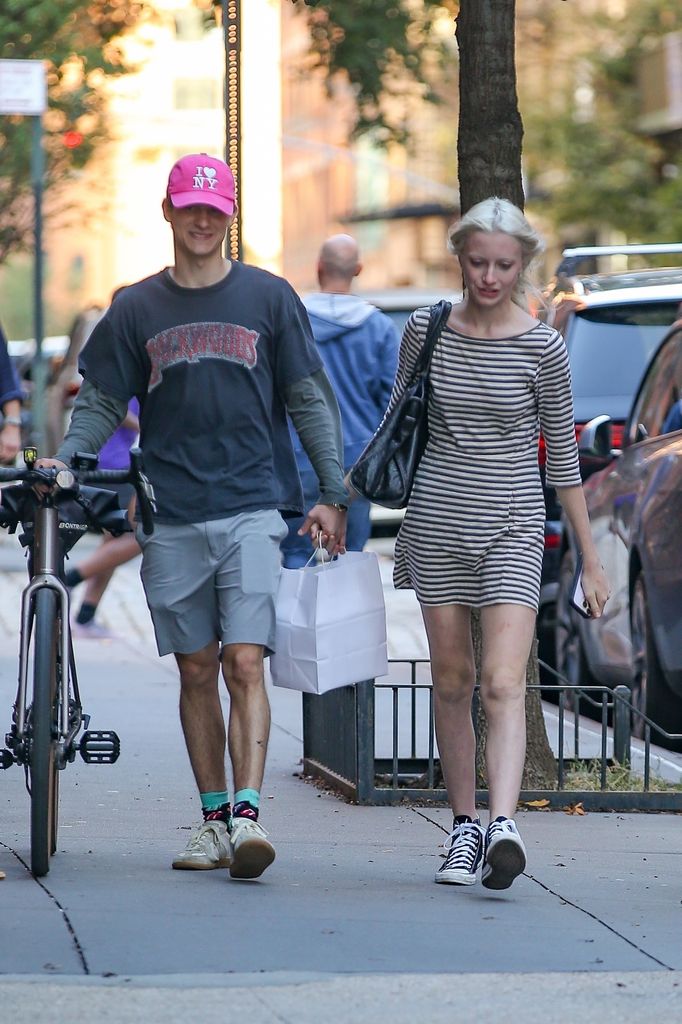 kai schreiber holding hands with man in nyc