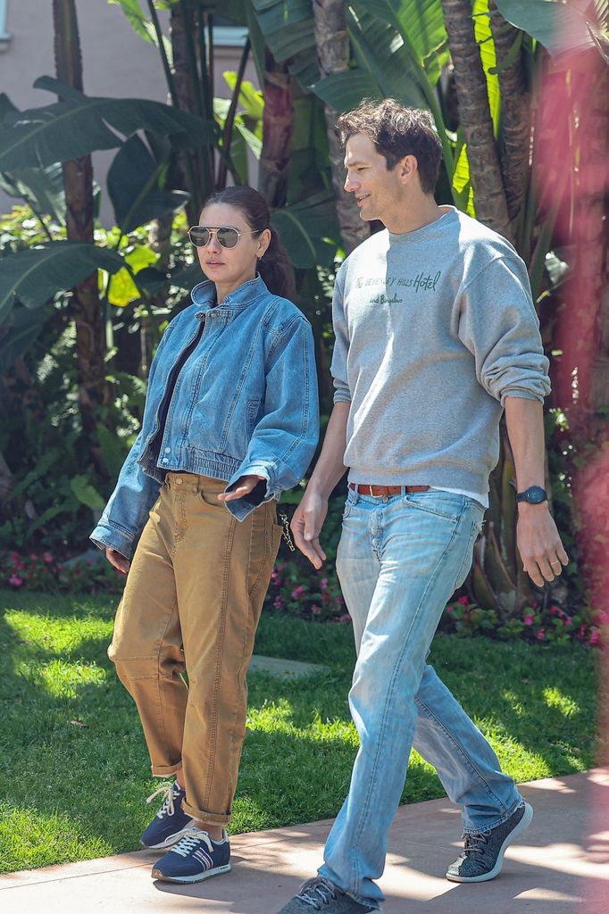  Ashton Kutcher and Mila Kunis exit from The Beverly Hills Hotel