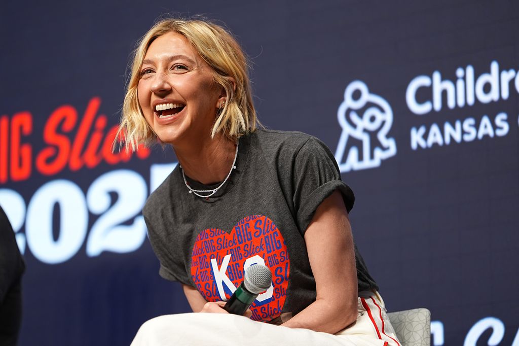 heidi gardner snl gray t-shirt