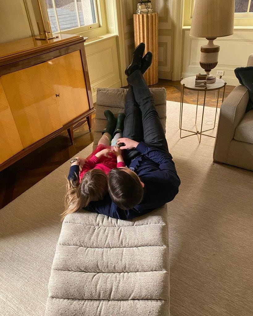 Kieran Culkin and his daughter on the set of Succession