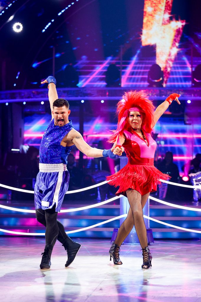 Aljaz Skorjanec and La Voix dancing a cha-cha-cha