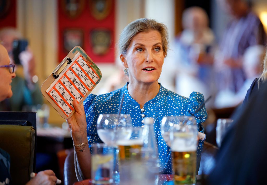 duchess sophie holding bingo card 