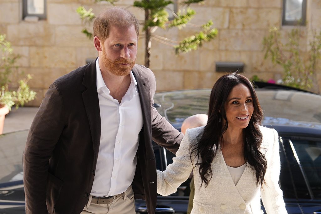 Le prince Harry et Meghan Markle entament une visite humanitaire de deux jours en Jordanie – voir les meilleures photos 2 Le duc et la duchesse de Sussex participent à une table ronde de l'Organisation mondiale de la santé en Jordanie
