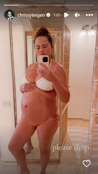 Pregnant Chrissy Teigen Shows Off Lopsided Boobs