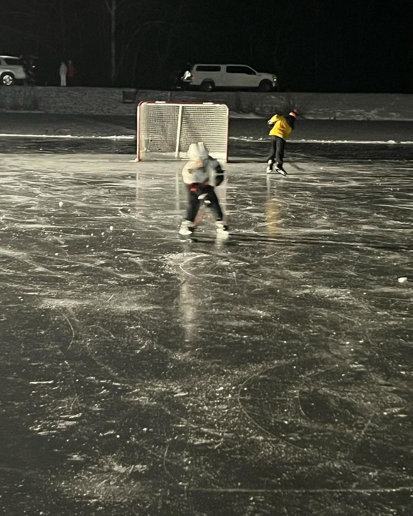 Carrie Underwood's son playing ice hockey