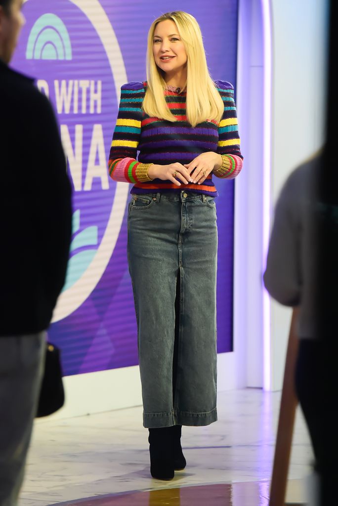 Kate Hudson usou jeans e listras no programa Today