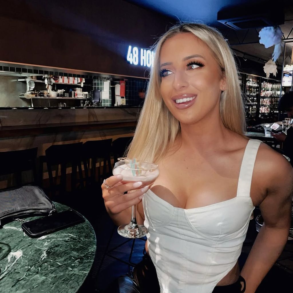 Jamie Marinos white shirt