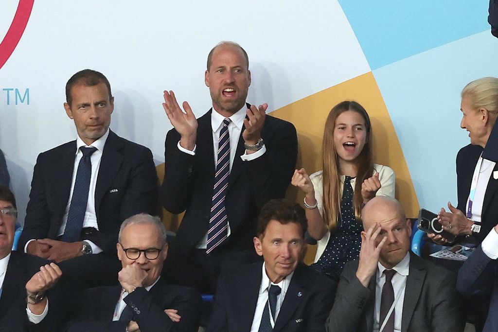 Le prince William et la princesse Charlotte célèbrent la victoire de l'Angleterre en finale de l'EURO féminin 2025 de l'UEFA. 