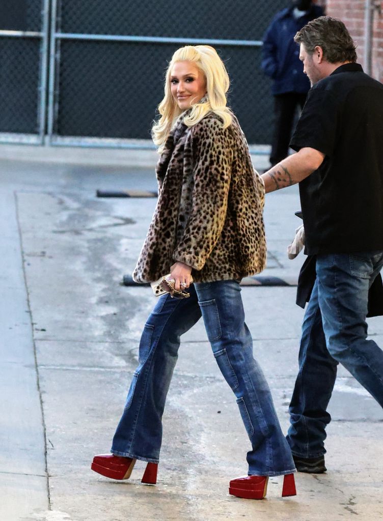 Gwen Stefani and Blake Shelton arriving at Jimmy Kimmel Live! 