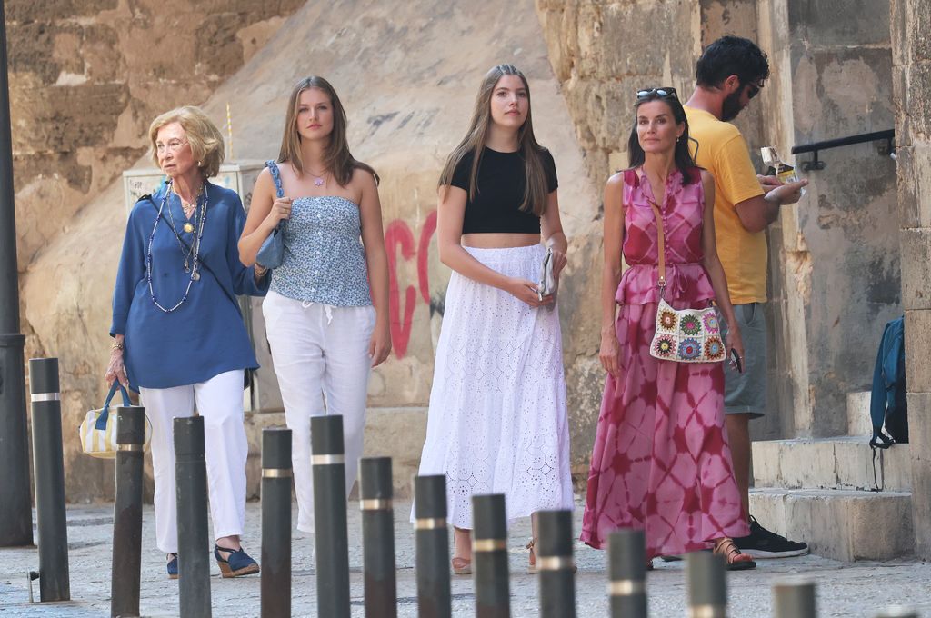 Queen Sofia strolled with their grandchildren