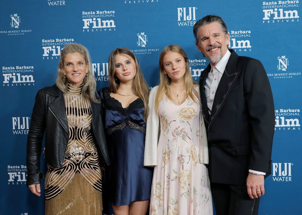 Ryan Hawke, Indiana Hawke, Clementine Jane Hawke et Ethan Hawke assistent à l'American Riviera Award Tribute lors du 41e Festival international du film de Santa Barbara au Arlington Theatre le 6 février 2026 à Santa Barbara, Californie