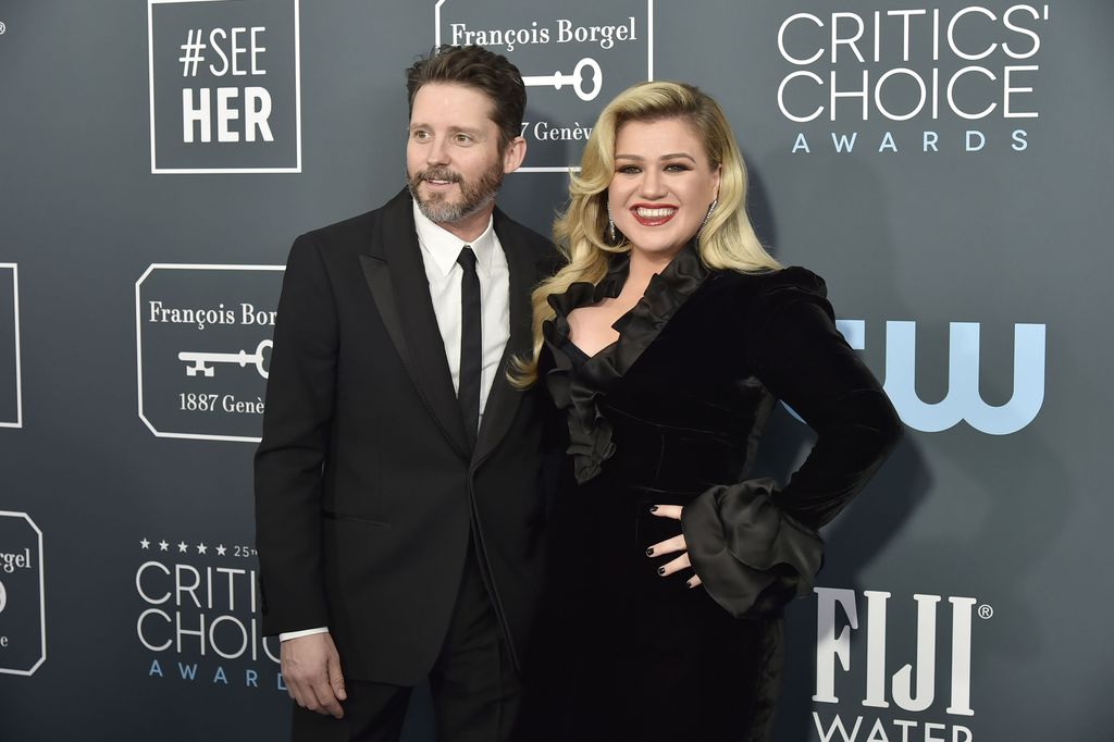 Brandon Blackstock et Kelly Clarkson lors des arrivées pour les 25e Critics 'Choice Awards annuels à Barker Hangar
