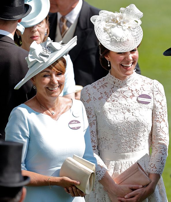 carole middleton and daughter kate at ascot