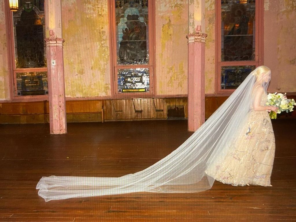 Anya's incredible Dior wedding dress